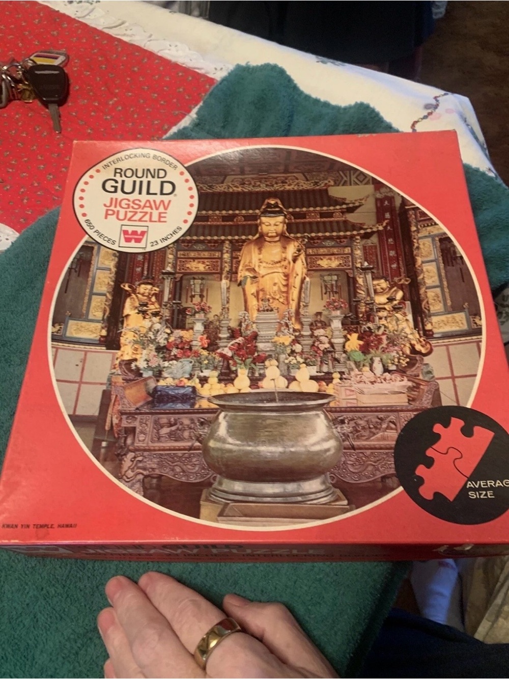 Jigsaw Puzzle - Red Box round guild